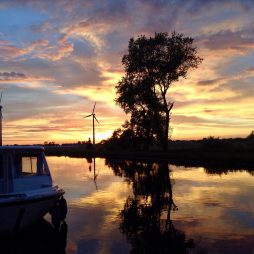 coucher de soleil sur canal passendale