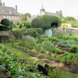 Vue d'ensemble Jardin des ifs Gerberoy Oise