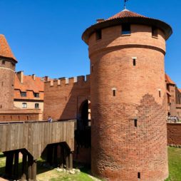 Pologne-forteresse-Malbork-tour-ronde