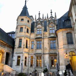 Rouen hotel Bourgtheroulde façade