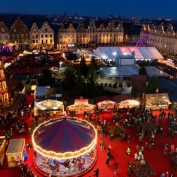 Arras-marche-de-Noel-place-de-nuit