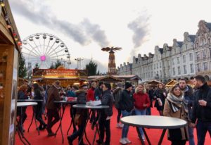 Arras-marche-de-Noel-vue-du-sol