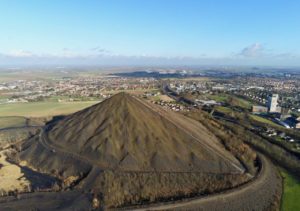 Terrils jumeaux Loos-en-Gohelle vue ensemble drône