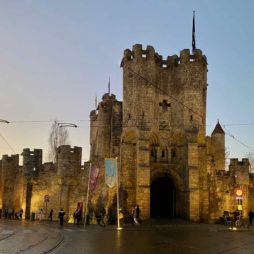 Gand-chateau-des-Comtes-crepuscule