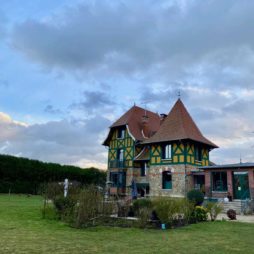 Couloisy-Un-air-de-campagne-maison-vue-du-jardin