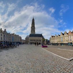 Arras-capitale-Pas-de-Calais-place-des-Heros-vue-panoramique