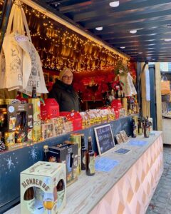 Bruges-Lueur-d-Hiver-marche-Noel-Simon-Stevinplein-stand-belge