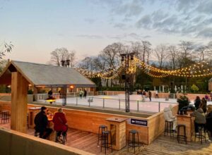 Bruges-Lueur-d-Hiver-patinoire-Minnewater