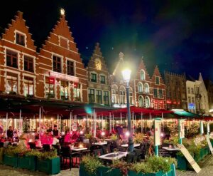 Bruges-brasseries-Markt-nuit