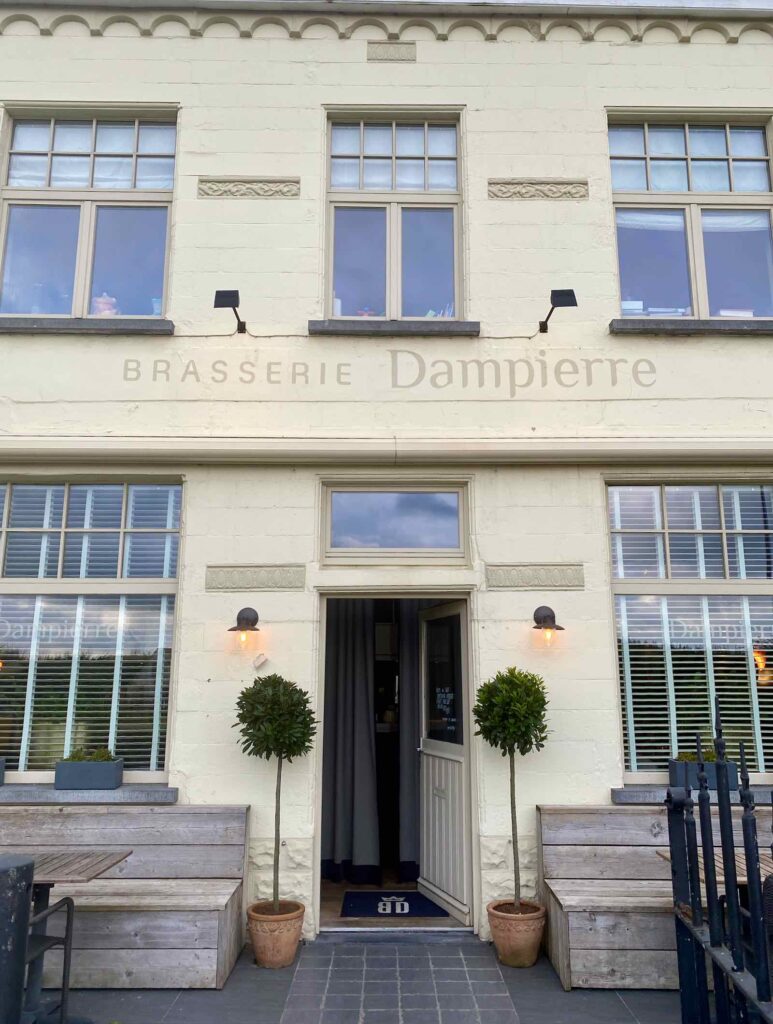 Ou-manger-a-Bruges-brasserie-Dampierre-facade