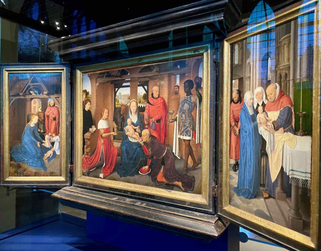 Que-voir-a-Bruges-hopital-Saint-Jean-triptypqye-hans-Memling-deux-saints-Jean