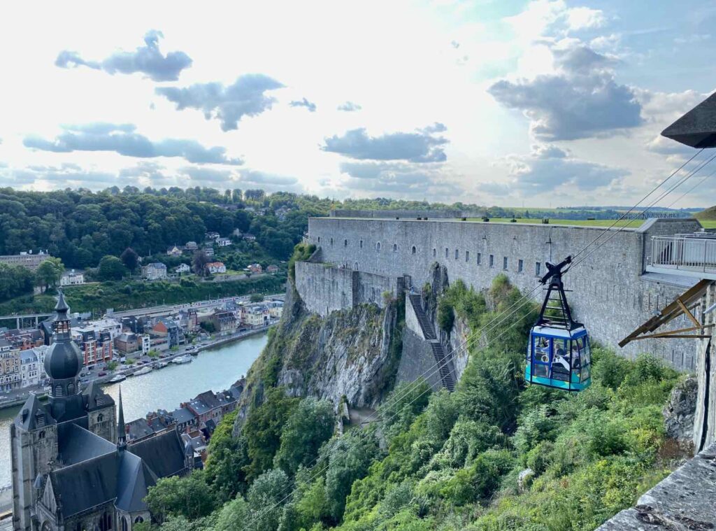 Wallonie-avec-vue-Dinant-telepherique