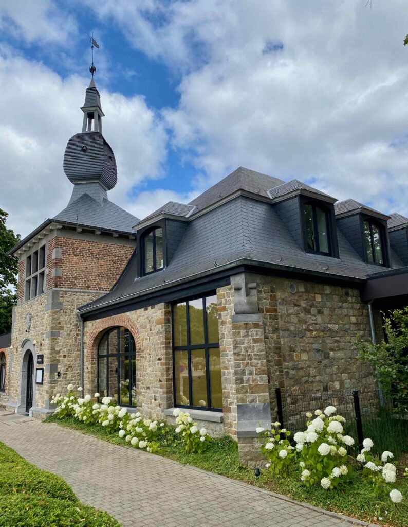 Wallonie-avec-vue-Namur-citadelle-restaurant-Panorama-exterieur