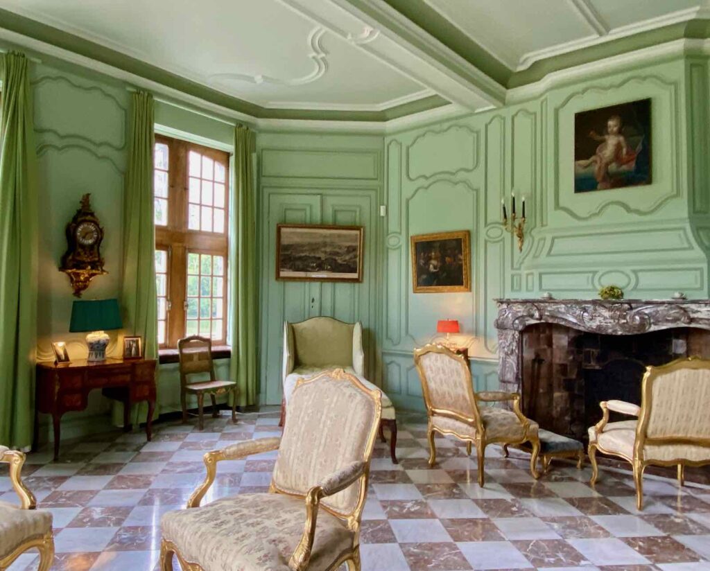 Jardin-en-Wallonie-chateau-de-Freyr-interieur-salon-vert