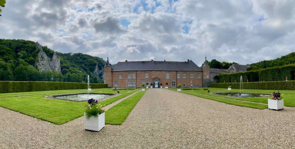 Jardin-en-Wallonie-chateau-de-Freyr-panoramique-bassins