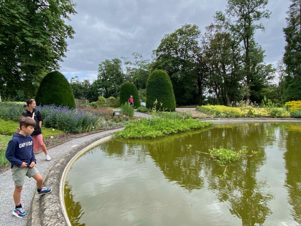 Jardin-en-Wallonie-jardin-des-senteurs-Namur-famille