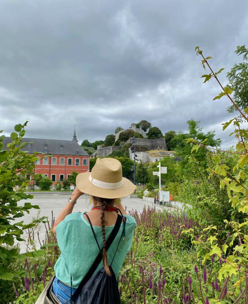 Namur-femme-photographiant-Citadelle