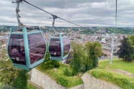 Namur-telepherique-deux-cabines-en-l-air