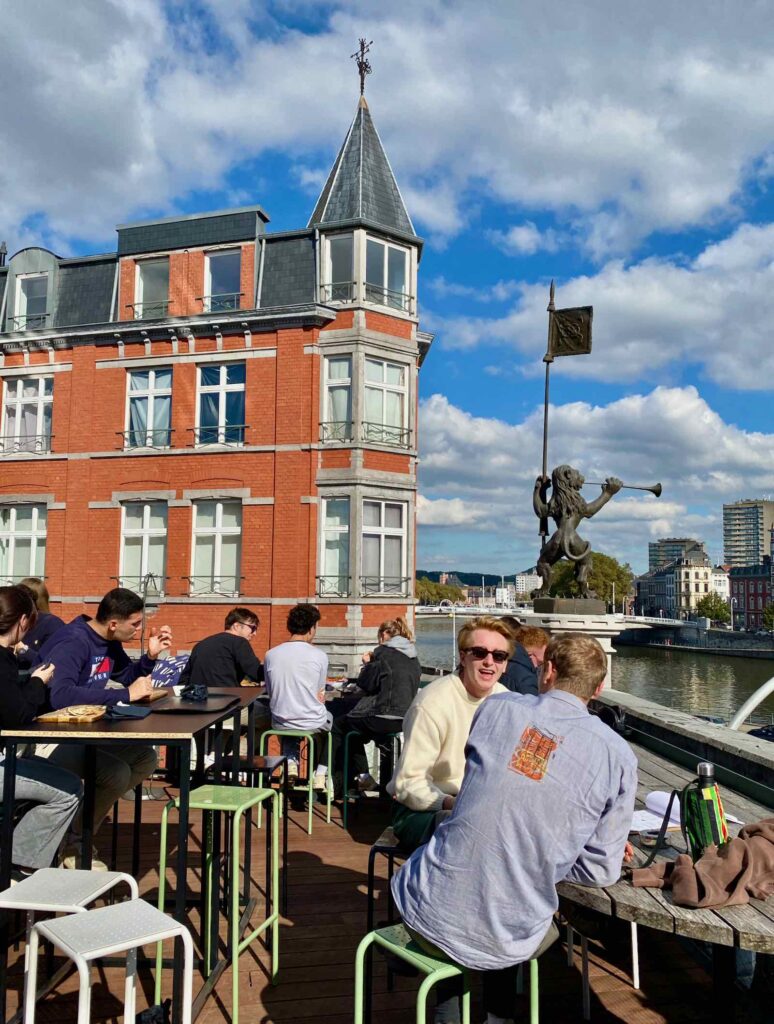 Liege-La-Grand-Poste-rooftop