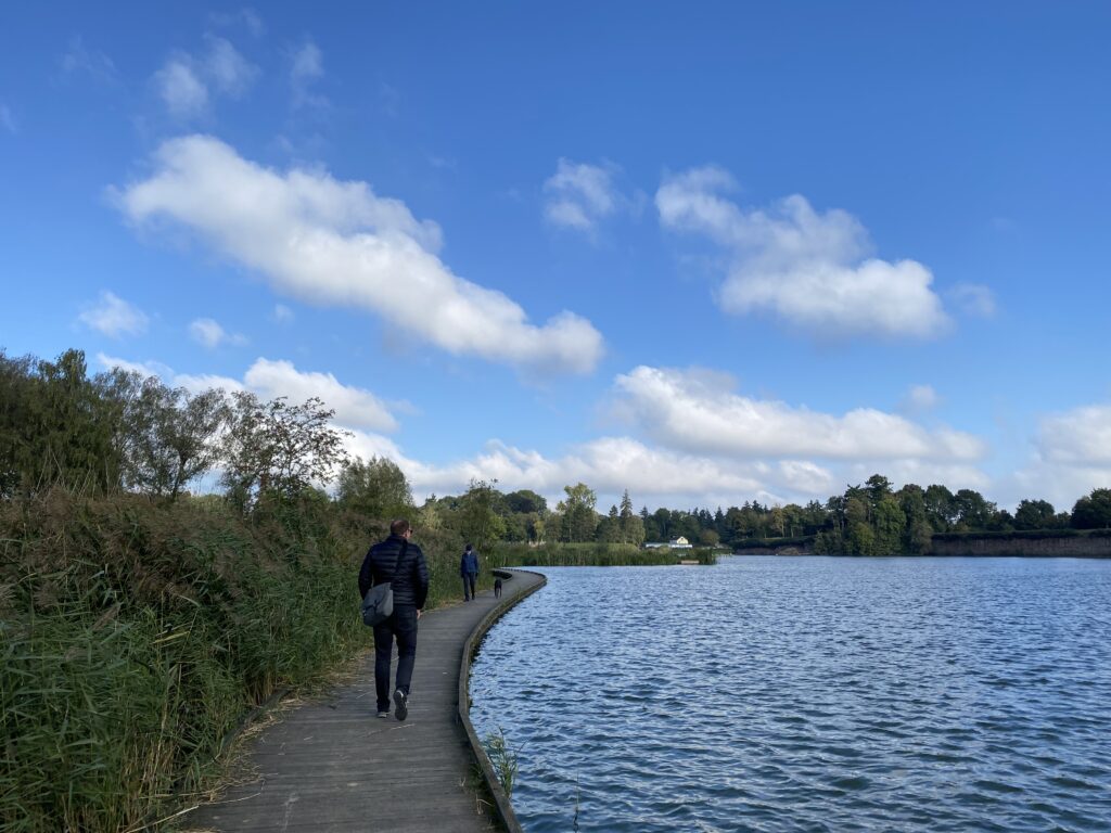 Le-Quesnoy-etang-du-Pont-rouge-passerelle