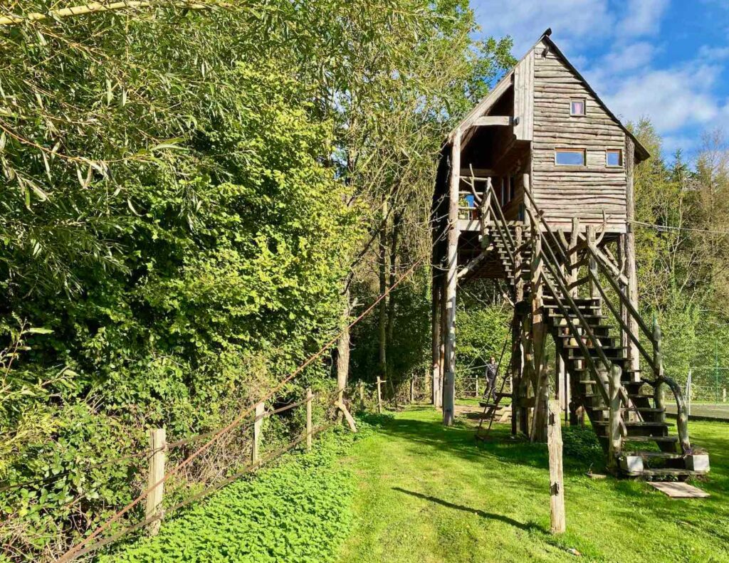 Locquignol-Le-Coeur-de-Mormal-cabane-dans-les-arbres