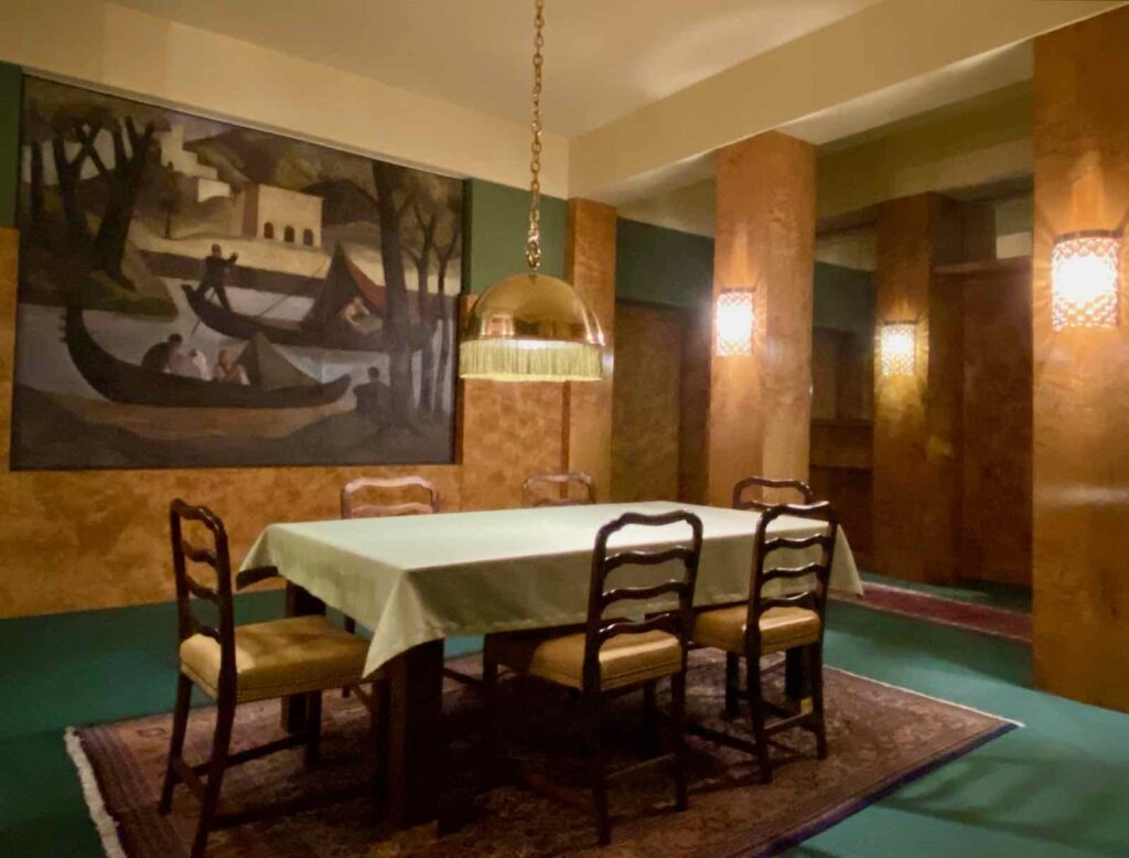 Pilsen-Maison-Brummel-Adolf-Loos-salle-a-manger