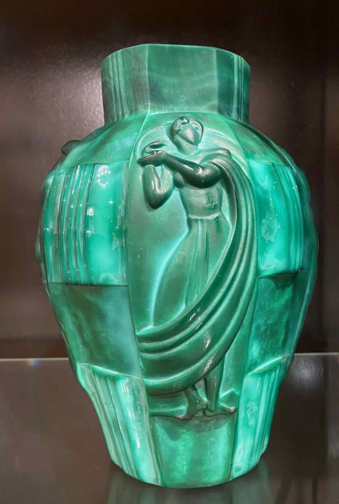 Pilsen-musee-Boheme-occidentale-vase-art-deco-vert